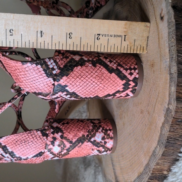 JUSTFAB ALL EYEZ ON ME Barbie PINK SNAKE SKIN CHUNKY HEEL SZ 8.5 - Picture 7 of 10